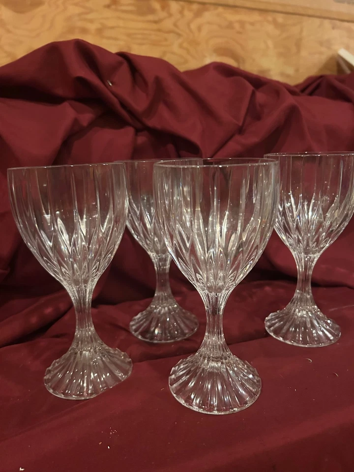 Copos de vinho cristal Mikasa Pask Lane 6 3/4 pol. altura conjunto de 4 - Imagem 2 de 4