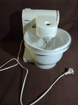 BOSCH UM4EV2D Küchenmaschine (unvollständig)