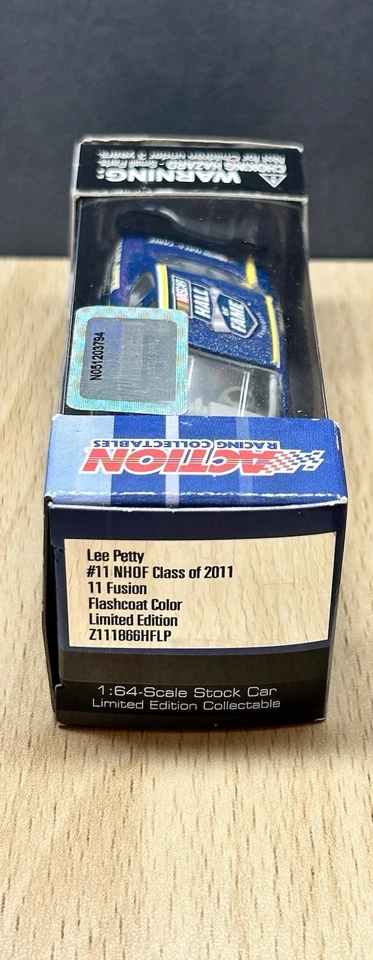 1:64 DIECAST ACTION RACING LEE PETTY #11 NHOF 2011 11 FUSIÓN Foto 2 de 4