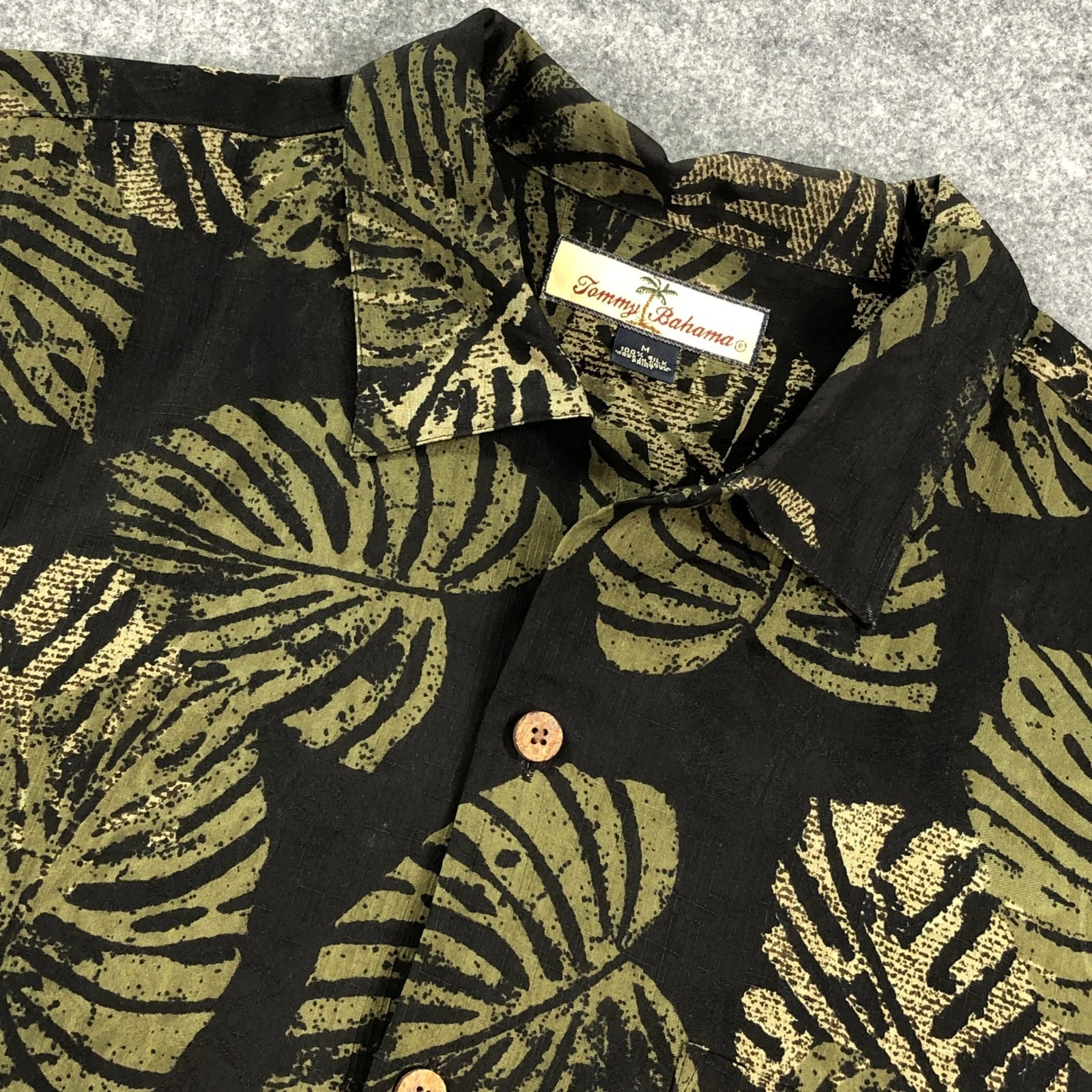 Tommy Bahama RELAX Mens Shirt M Black, Green Leaf Print Silk Short Sleeve