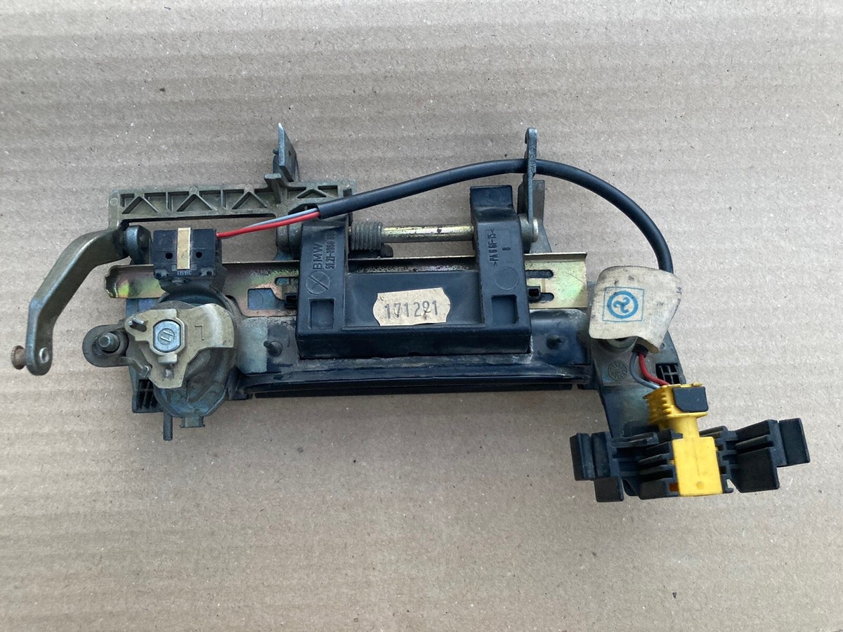 BMW E34 520i 1994 Door Outer Exterior Handle Left 1960801 8199751