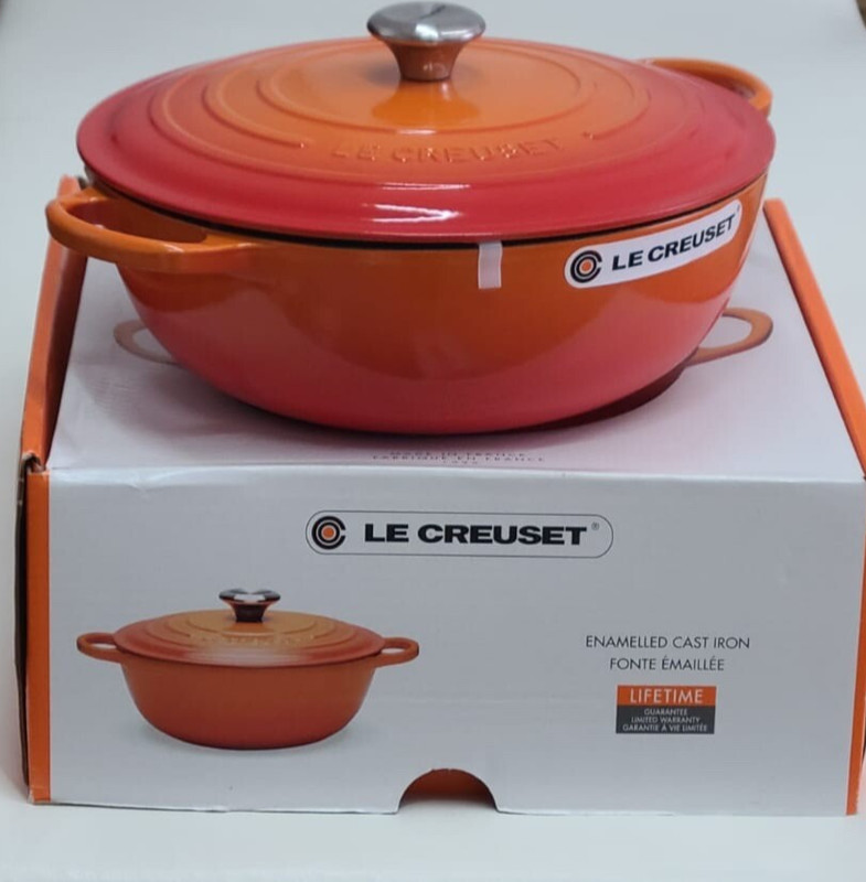 Le Creuset 7 qt Signature Round Dutch Oven