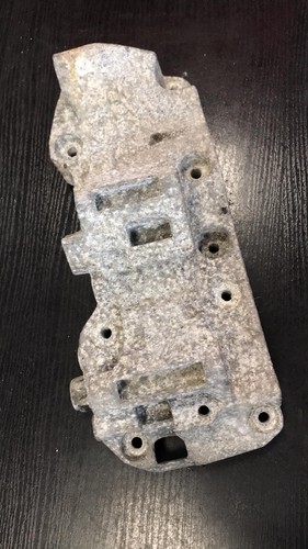 BMW 5 F10 Klimakompressorhalterung 8506863