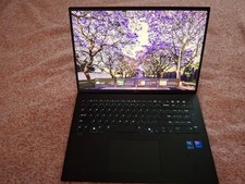 LG Gram 17 inch Laptop 1 GB SSD, 16 MB RAM, Touchscreen, Backlit Keyboard.