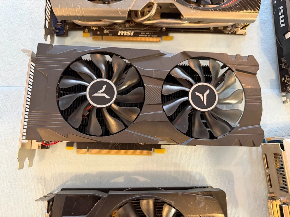 Lot of 6 older GPU graphics cards - As Is - Image 3 of 4