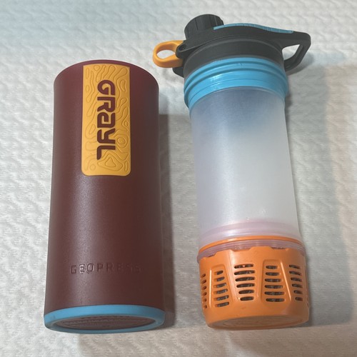 GRAYL GeoPress 24oz Water Purifier Bottle - Wanderer Red.