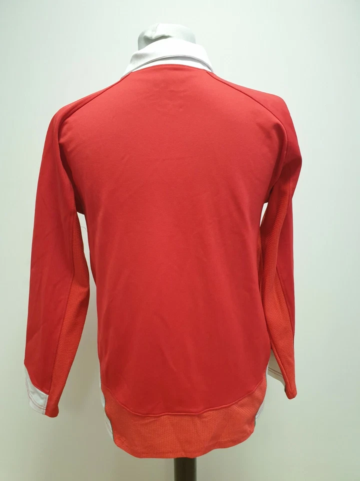 S730 BOYS UNDER ARMOUR WALES WRU RED L/SLEEVE RUGBY SHIRT UK YXL 13-15 YEARS - Image 3 of 4