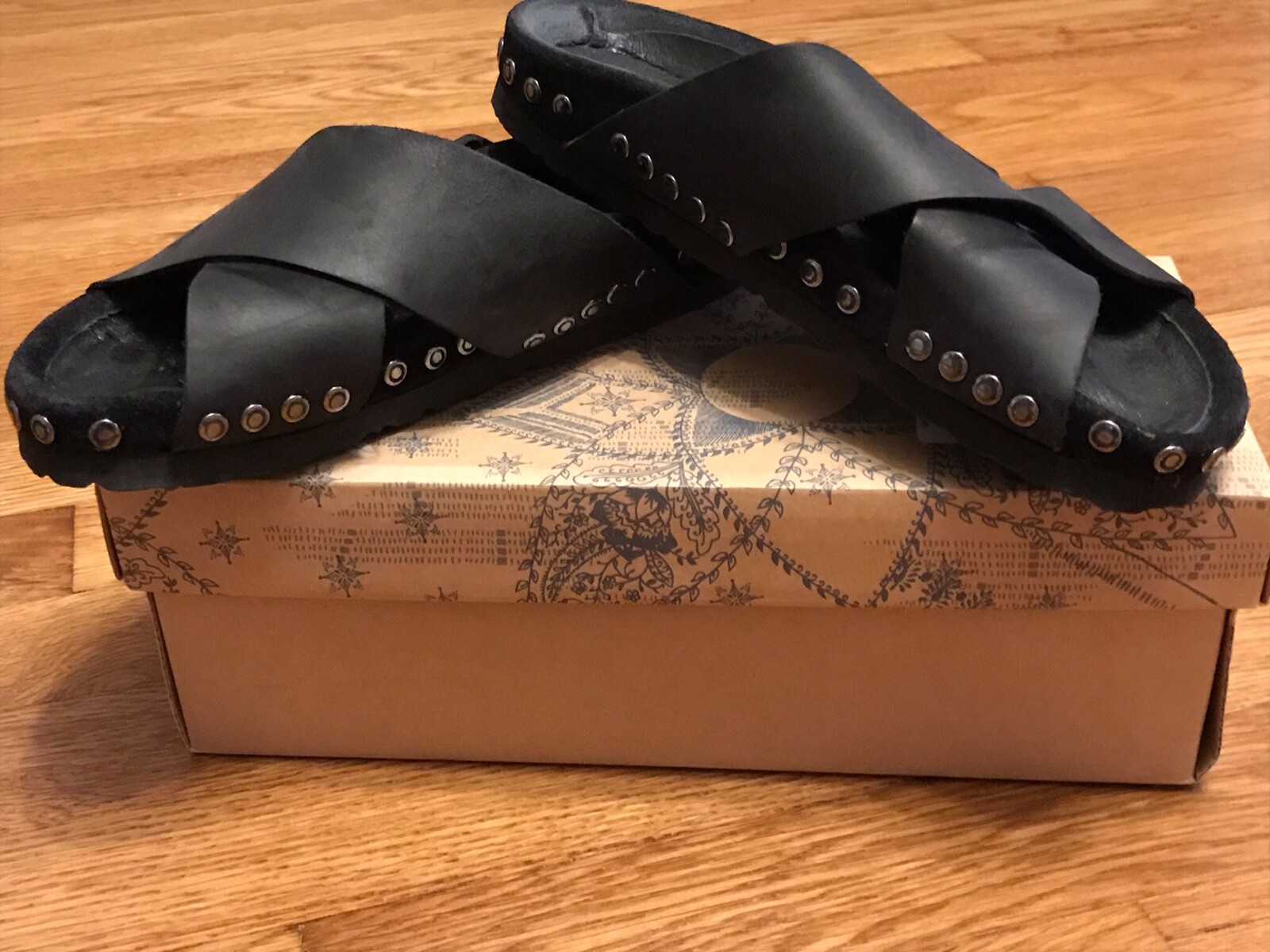 Free People Black Studded Beltway Footbed Leather Sandals EUR 37 (with