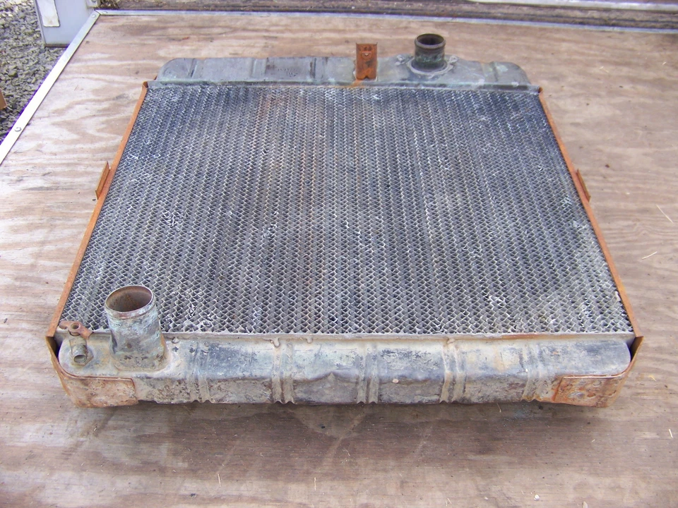 1956 DESOTO RADIATOR OEM #1599272 FIREDOME FIREFLITE SPORTSMAN HEMI V8 - Image 4 of 4