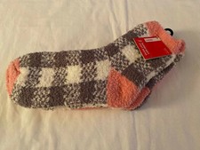 NWT Womens 2 Pair Super Soft Cozy Socks One Size