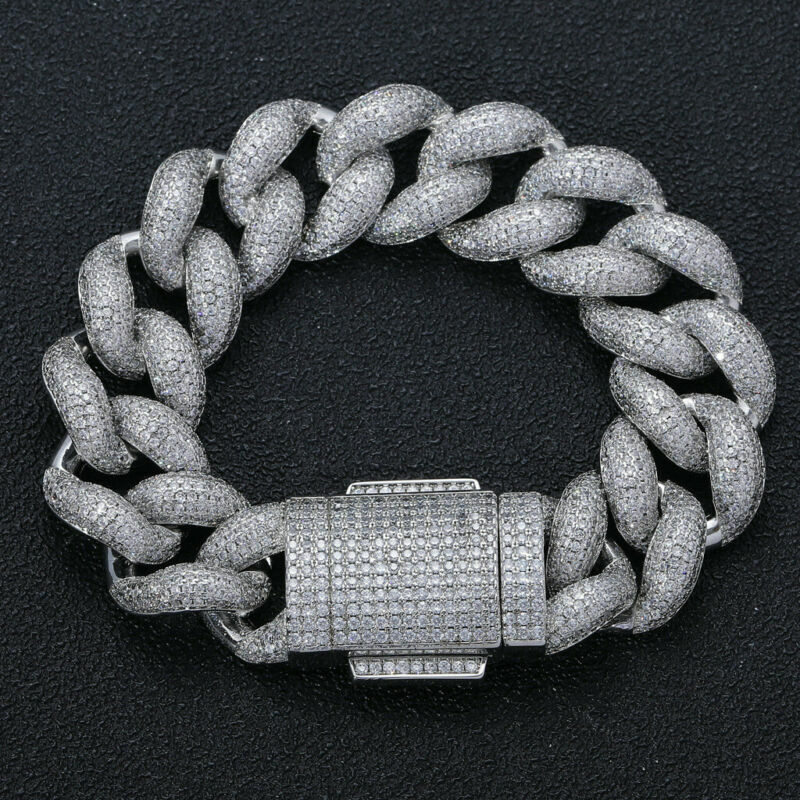 Foto 16 di 21