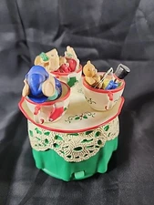 Vtg 1994 Enesco Animated Rotating Cup of Christmas Cheer Music Box Mice.     88G