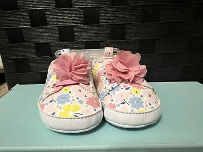 NWT Child Mine,Carters Baby Soft Floral CRIB SHOES(Giraffe Line