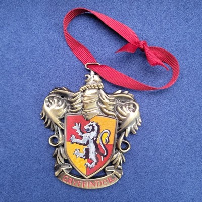 Harry Potter Noble Collection Gryffindor House Crest Hogwarts Christmas Ornament