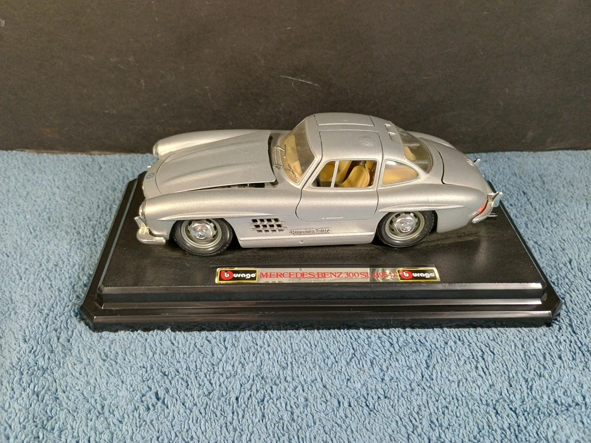 メルセデスベンツ 1/43 Solido No. 4502 300 SL1954 MERCEDES-BENZ - 300SL GULLWING - 1954 - Solido