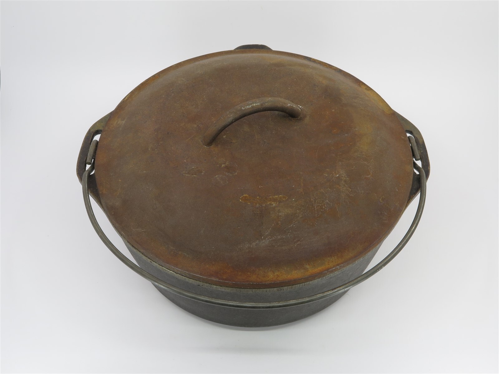 Vintage Lidded Cast Iron Dutch Oven No 8 D3 8DO Made in USA 10.25" Diam