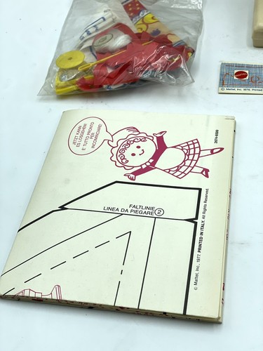 Vintage Mattel Sew Perfect Sewing Machine/ Patterns 1976 New Old Stock CN - Picture 6 of 11