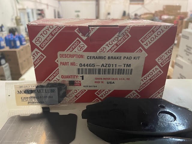 Genuine Toyota Rav4 Front Brake Pad Set 04465AZ107 OEM for sale