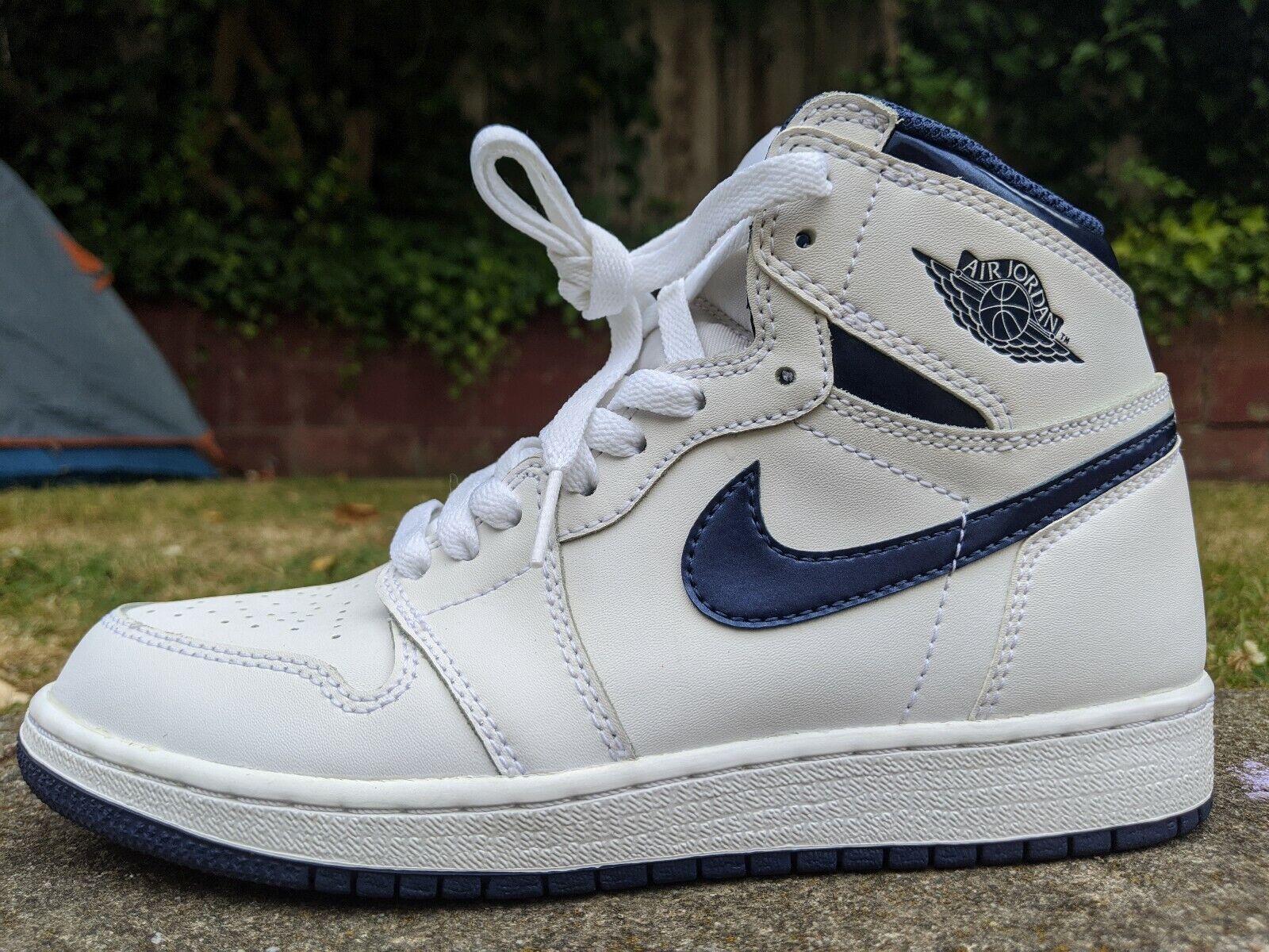 jordan 1 navy metallic