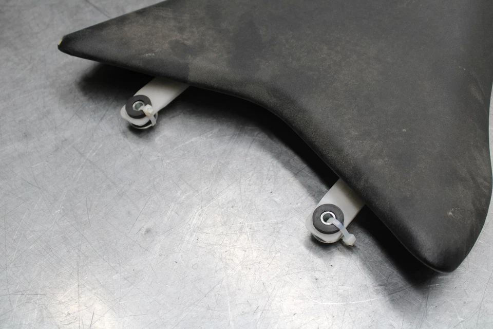 16 KAWASAKI NINJA ZX10R 前驱动座椅垫 SADDLE PILLION 53066-0521-MA BB6 — 第 4/4 张图片