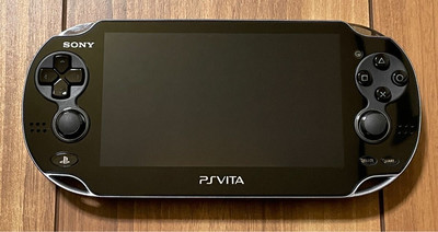 PlayStation Vita PCH-1100AB01 3G Wi-Fi model Crystal Black PlayStation Vita PCH-1100AB01 3G Wi-Fi model Crystal Black