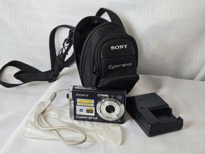 Sony Cyber-shot DSC-W90 8.1MP Digital Camera With Carry Case 