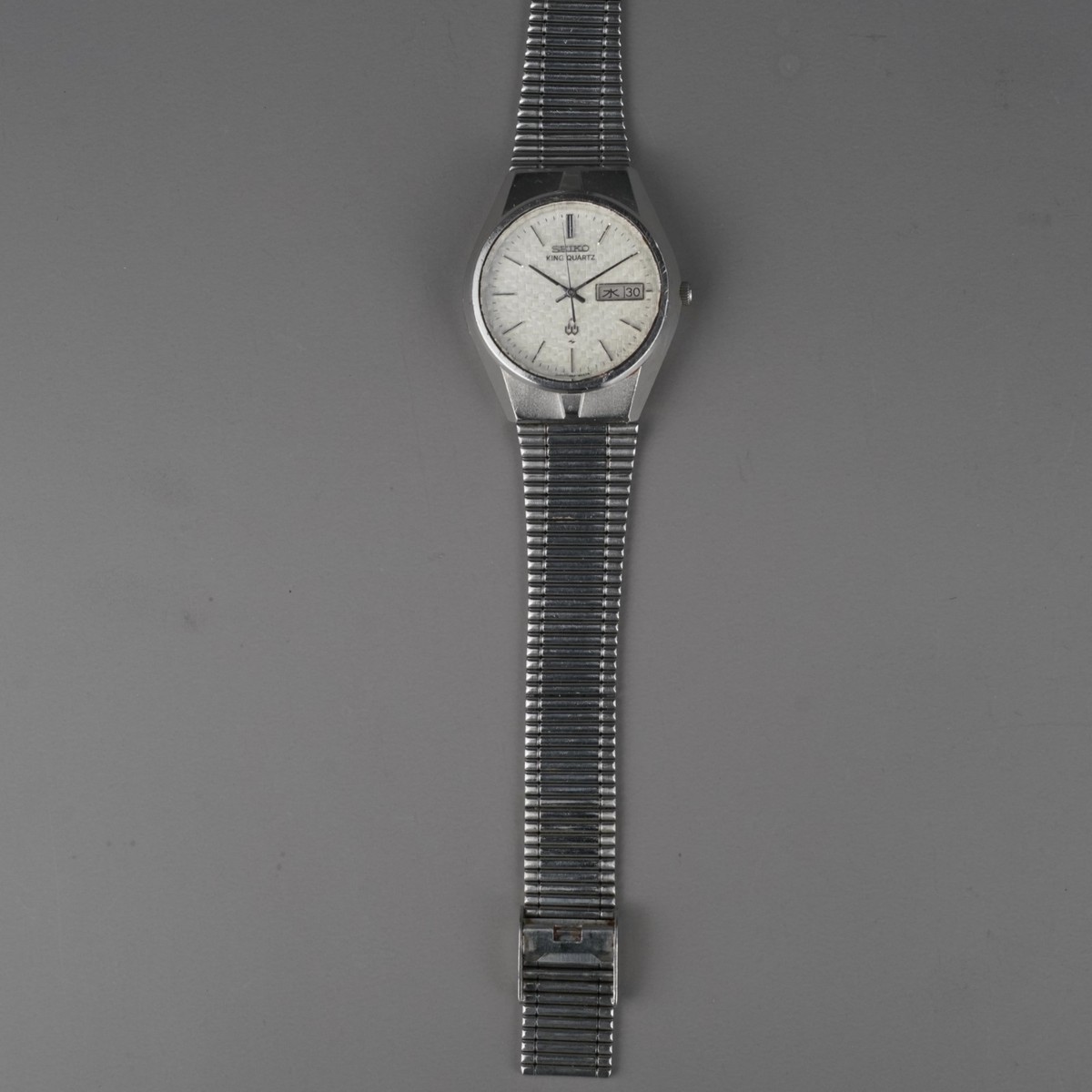 SEIKO KING QUARTZ Vintage 1976 0853-8035 Men's Watch Gold 35mm New