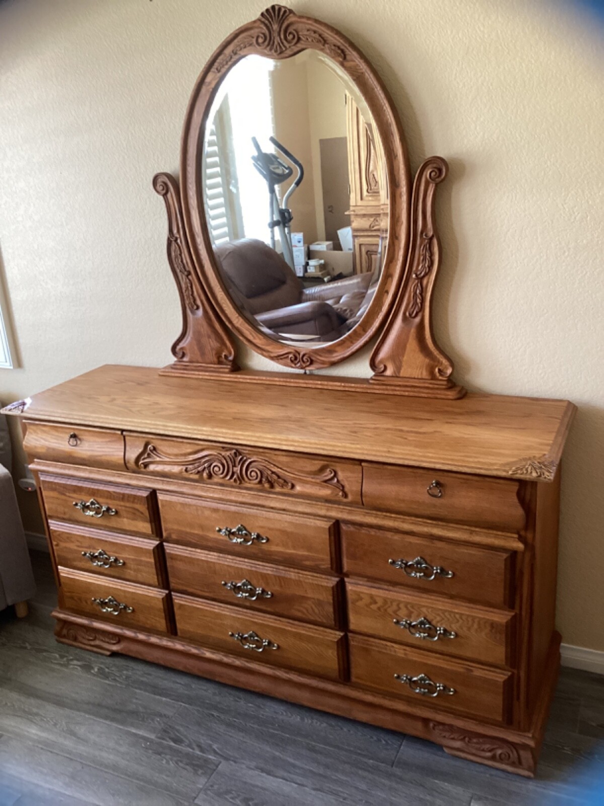 OAKWOOD INTERIORS DRESSER & MIRROR eBay