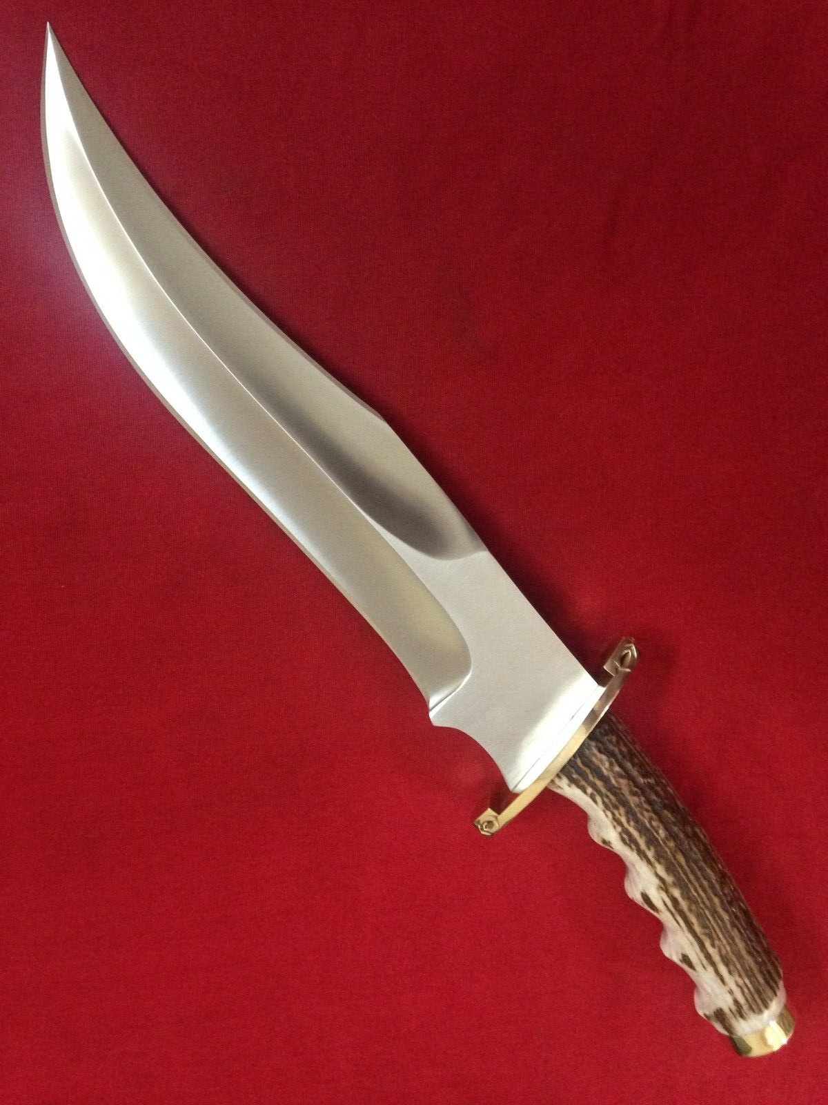 Cuchillo Bowie de hombre de montaña hecho a mano RaB en acero D2 de 1/4" de grosor con mango de ciervo