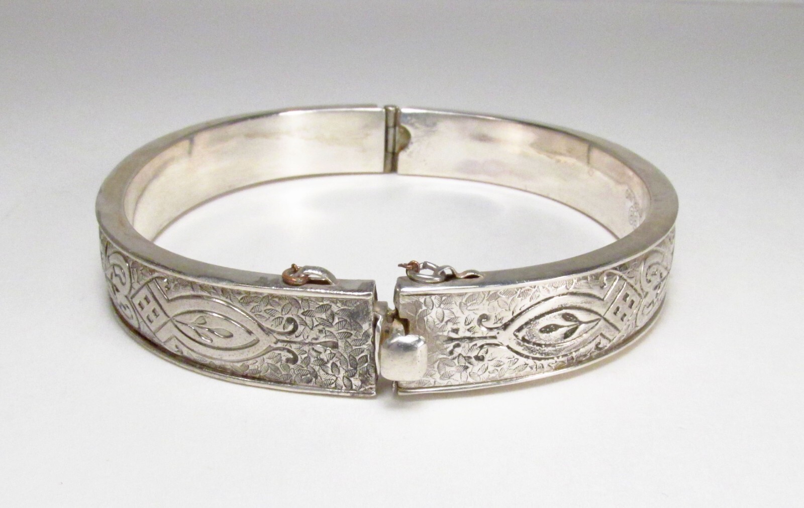 Antique Binder Brothers BB USA Sterling Silver Ornate Hinged Cuff