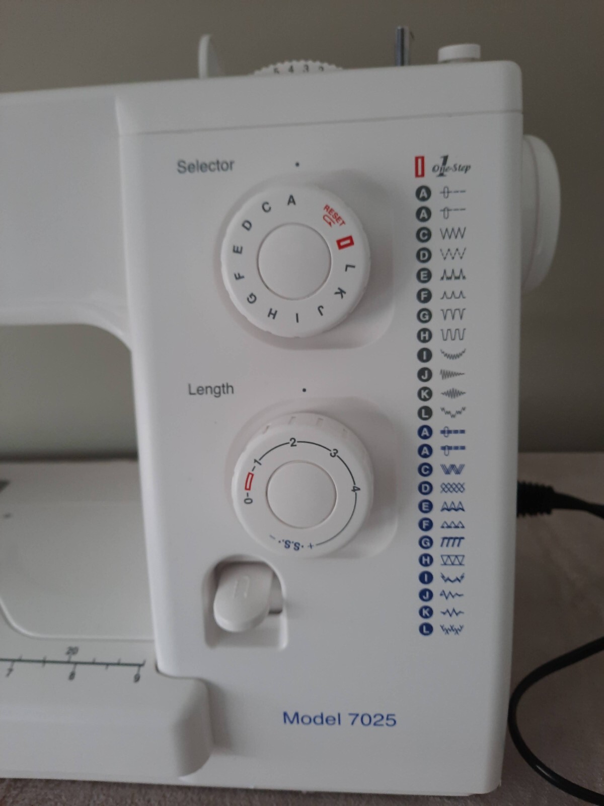 Janome 7025 Beginner Sewing Machine White eBay