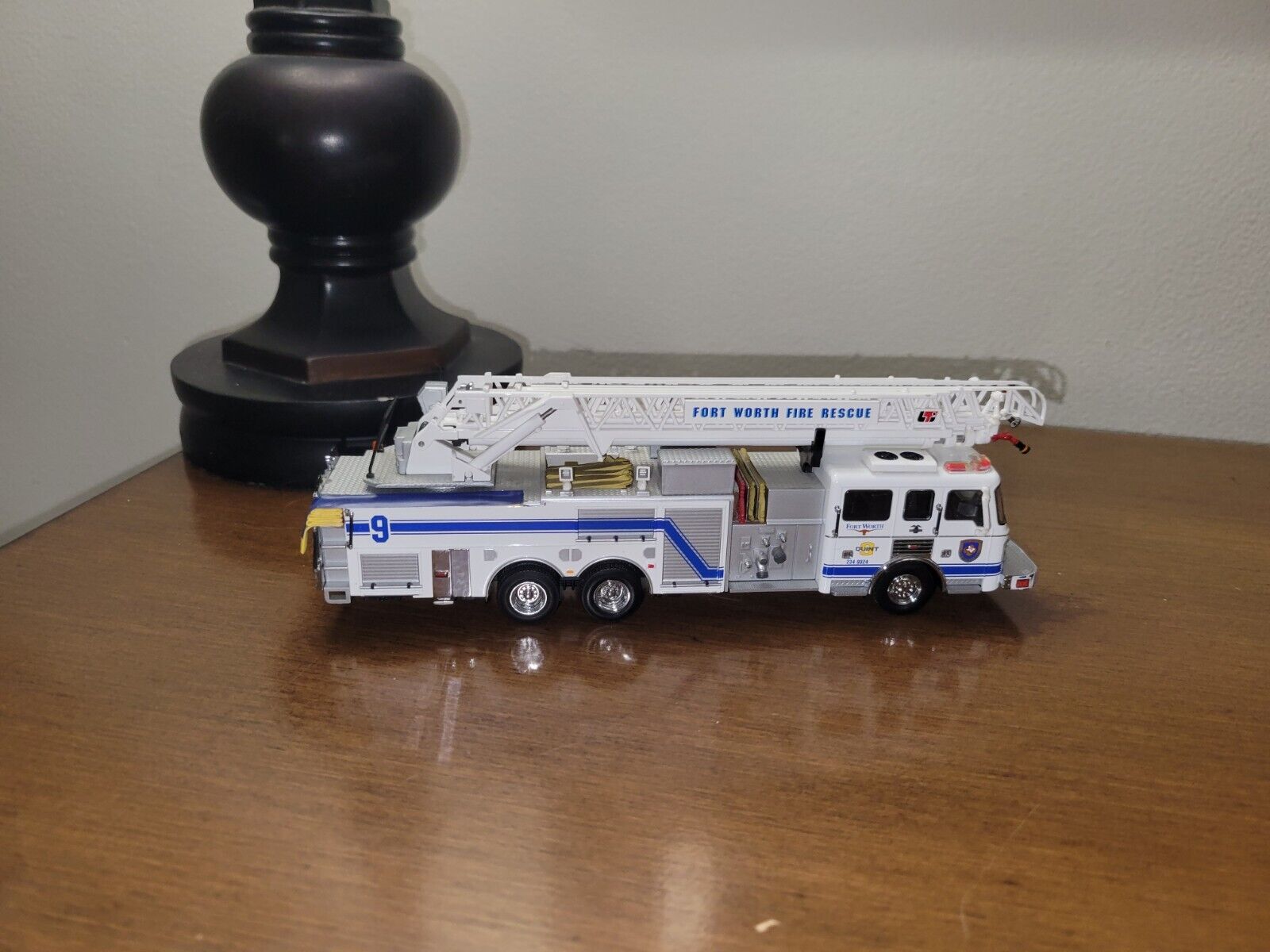 1/64 Code 3 Fort Worth Fire Dept American LaFrance 105f Rear Mount Ladder Quint 