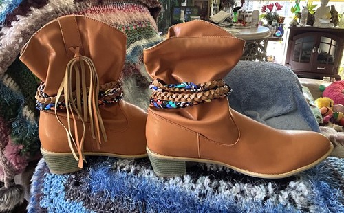 Boots Tan Size (11-12)43 ….Fringes etc not leather NEW - Picture 9 of 19
