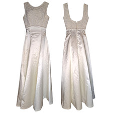 Morilee Wedding Dress 1998 Vintage Pre-loved w/ veil and detachable train Size S