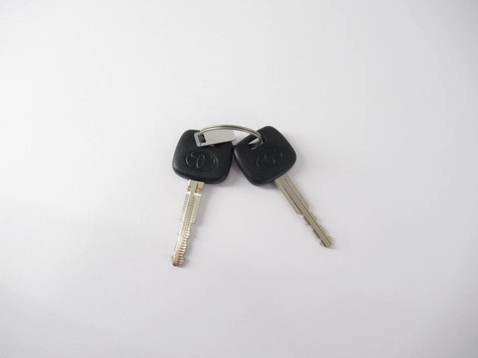 Juego de cilindros de bloqueo de encendido originales Toyota 69057-52530 2006-2018 Yaris Foto 3 de 4