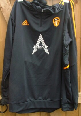 Leeds Adidas T Shirt Gold Logo 2022-23 Leeds Adidas Home Shirt