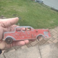 vintage 1940s Tootsietoy mack Hose Pumper Fire truck Made In USA Diecast