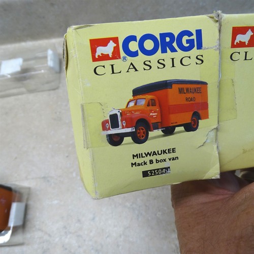Vintage Corgi Classic Fallen Flags Milwaukee Road Limited Ed. Truck + Box - Picture 6 of 8