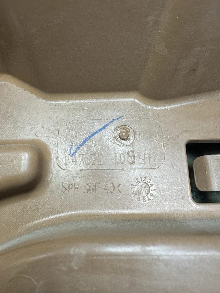 Freightliner Cascadia 2018-24 panel de puerta lateral del pasajero delantero derecho portador OEM Foto 4 de 4