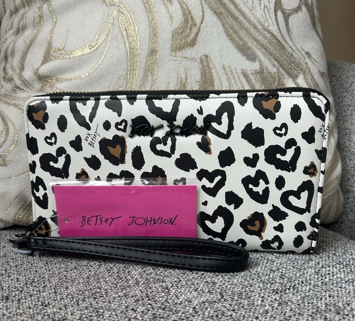 New! Betsey Johnson Leopard Heart Wallet Zip around Wristlet Clutch