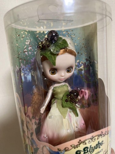 Petite Blythe Denizens of the Lake Lily Wild CWC limited edition Anniversary. - Picture 12 of 12