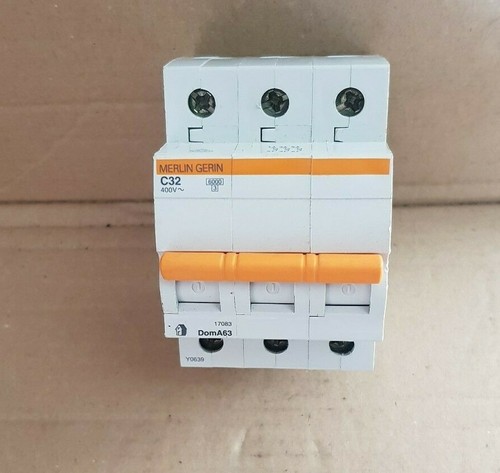 Disjoncteur Merlin Gerin NG125L C32 - Schneider - Occasion Bon état