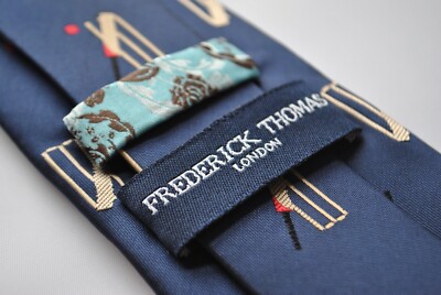 Cravatta Uomo Blu Scuro Navy Con Ceppi Da Cricket Design - Regalo Frederick Thomas UK