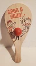 CLASSIC RETRO TOY STYLE WOODEN PADDLE BALL GAME WALL HANGING HOOK