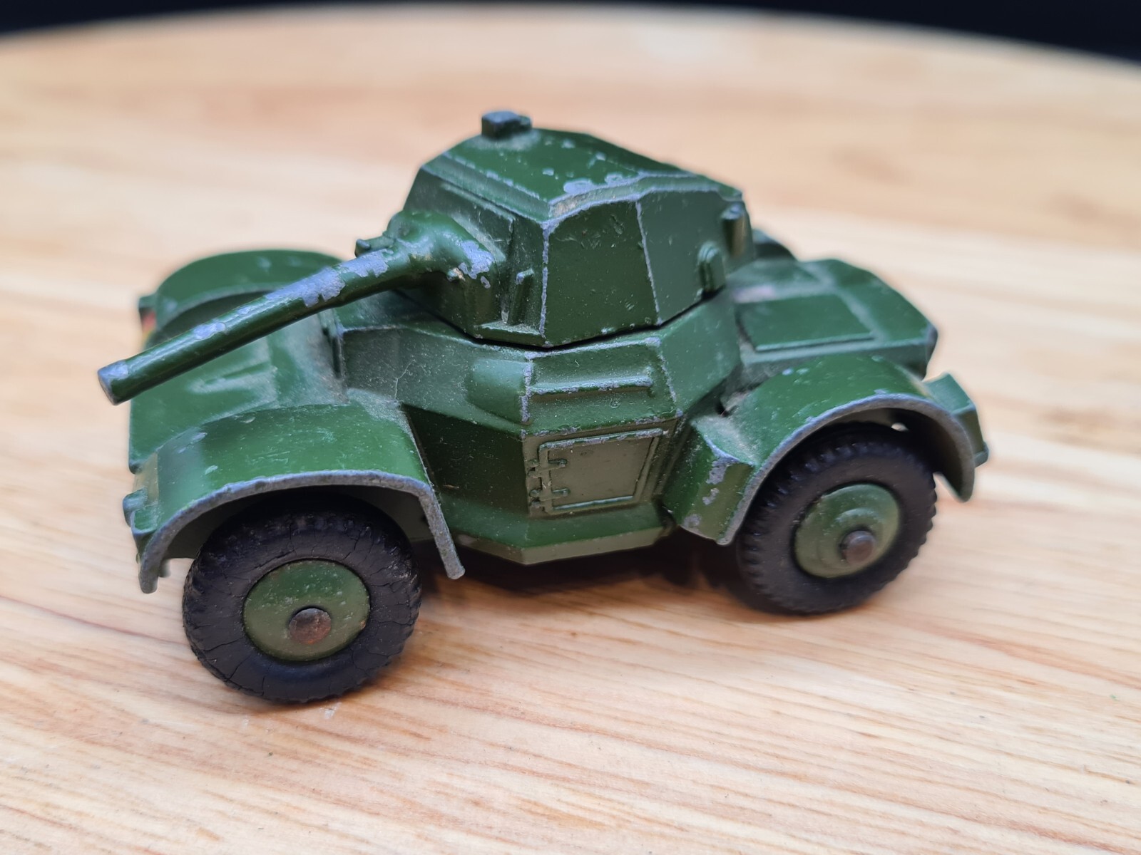 Dinky Toys 670 アーマードカー 3台セット Dinky 670, Armoured Car - Free Price Guide & Review
