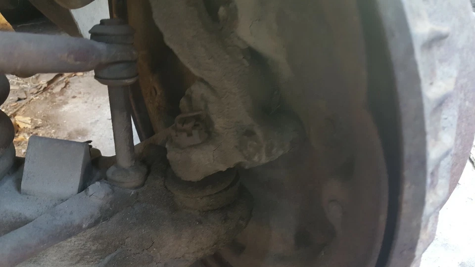 Husillo izquierdo Cadillac DeVille 66 usado Foto 2 de 2