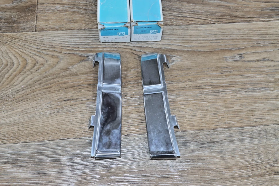 Nuevo de Lote Antiguo GM 22503247 GM 22503246 1980-1990 Oldsmobile Delta 88 98 Personalizado Foto 3 de 4