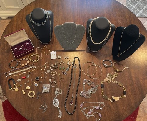 Lot Of Mixed Vintage & Modern Costume Jewelry - Rings, Watches ++ Some Silver