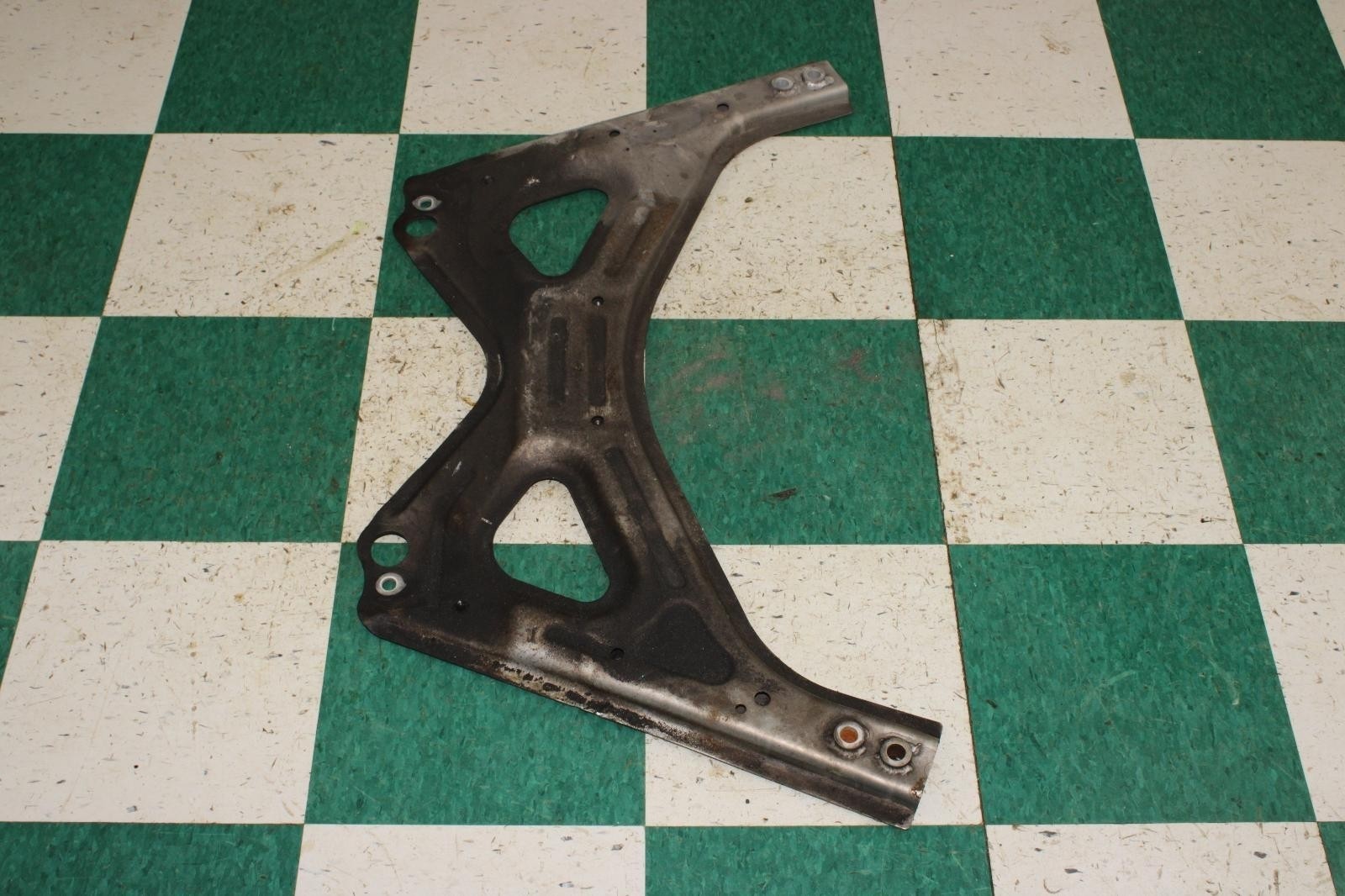 Maserati Ghibli 2014-2019 Front Mounting bracket