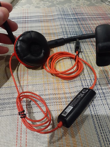 Platronics c3210 headset with mute and volume - Picture 2 of 6